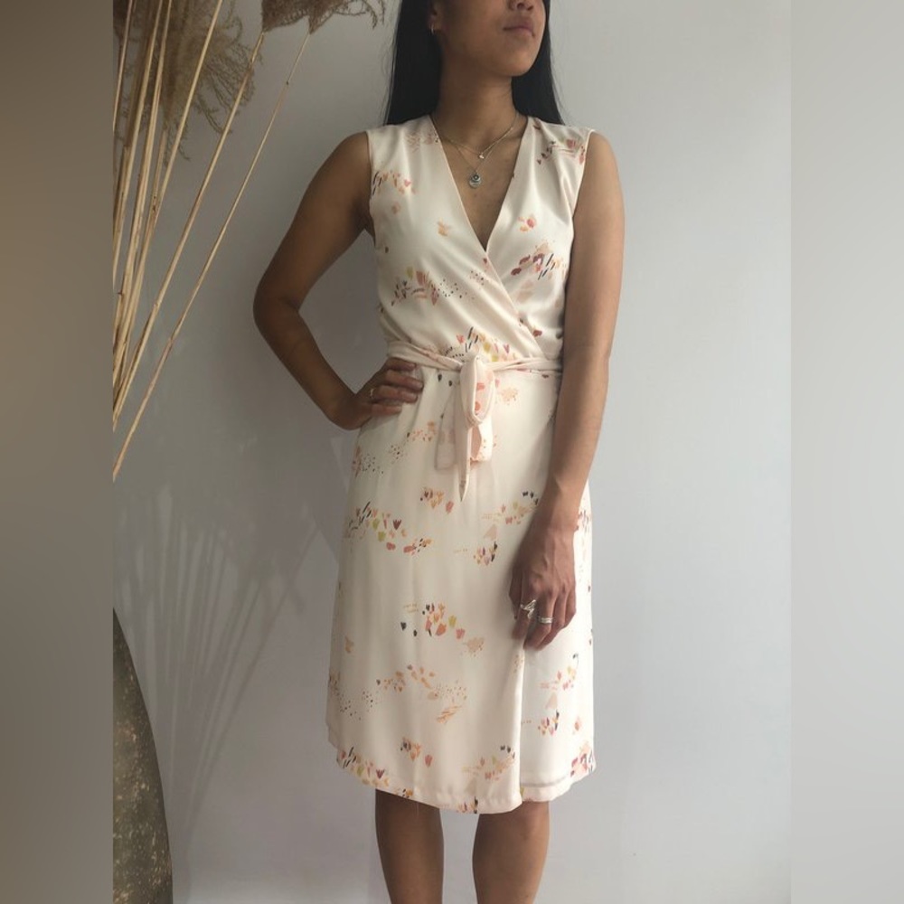 Eve Gravel Flora Dress in Gravel